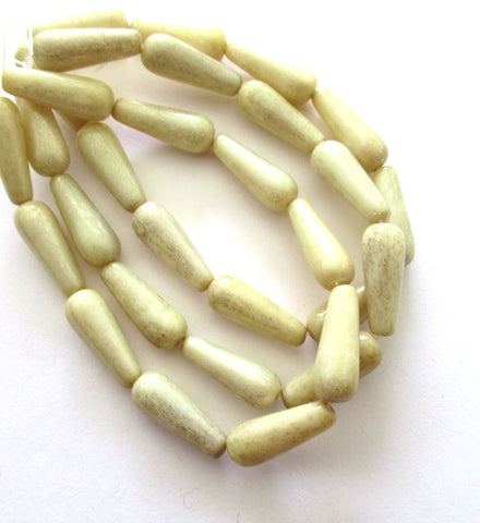 Ten Czech glass teardrop beads - off white ivory /w splotchy silver mercury finish - 6 x 15mm elongated drop beads 00031