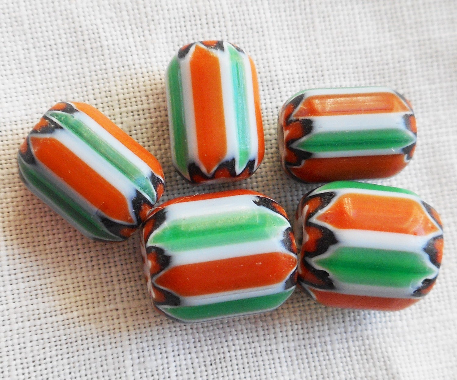 Lot of 15 orange, green and white striped chevron glass Beads 8 x